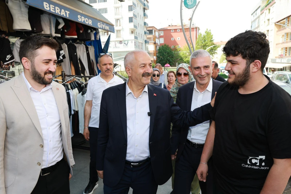 Gebze Belediye Başkanı Zinnur B&uuml;y&uuml;kg&ouml;z Osman Yılmaz Mahallesi&rsquo;nde Esnafla Buluştu