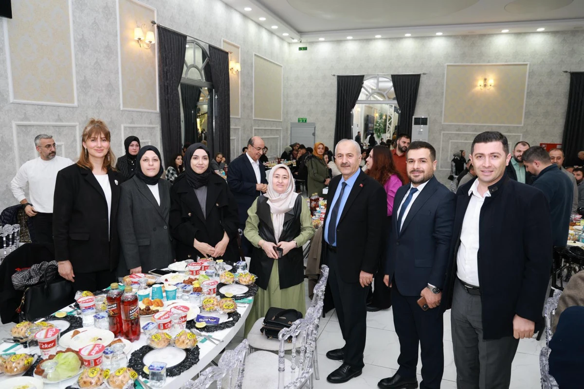 GEBZE BELEDİYESİ PERSONELİ İFTAR PROGRAMINDA BİR ARAYA GELDİ