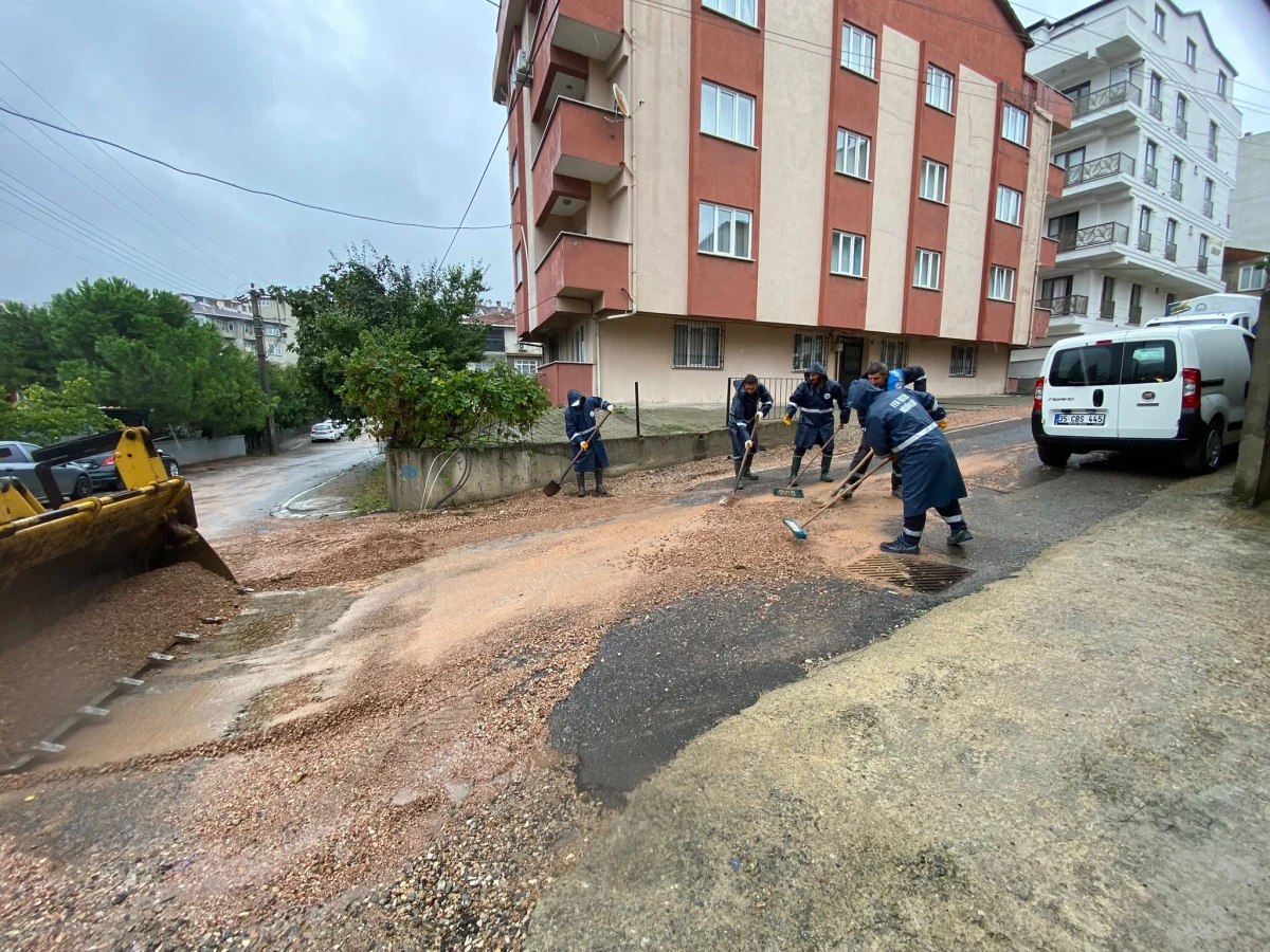 Gebze Belediyesi&rsquo;nden Sağanak Yağışa Karşı Kapsamlı M&uuml;cadele