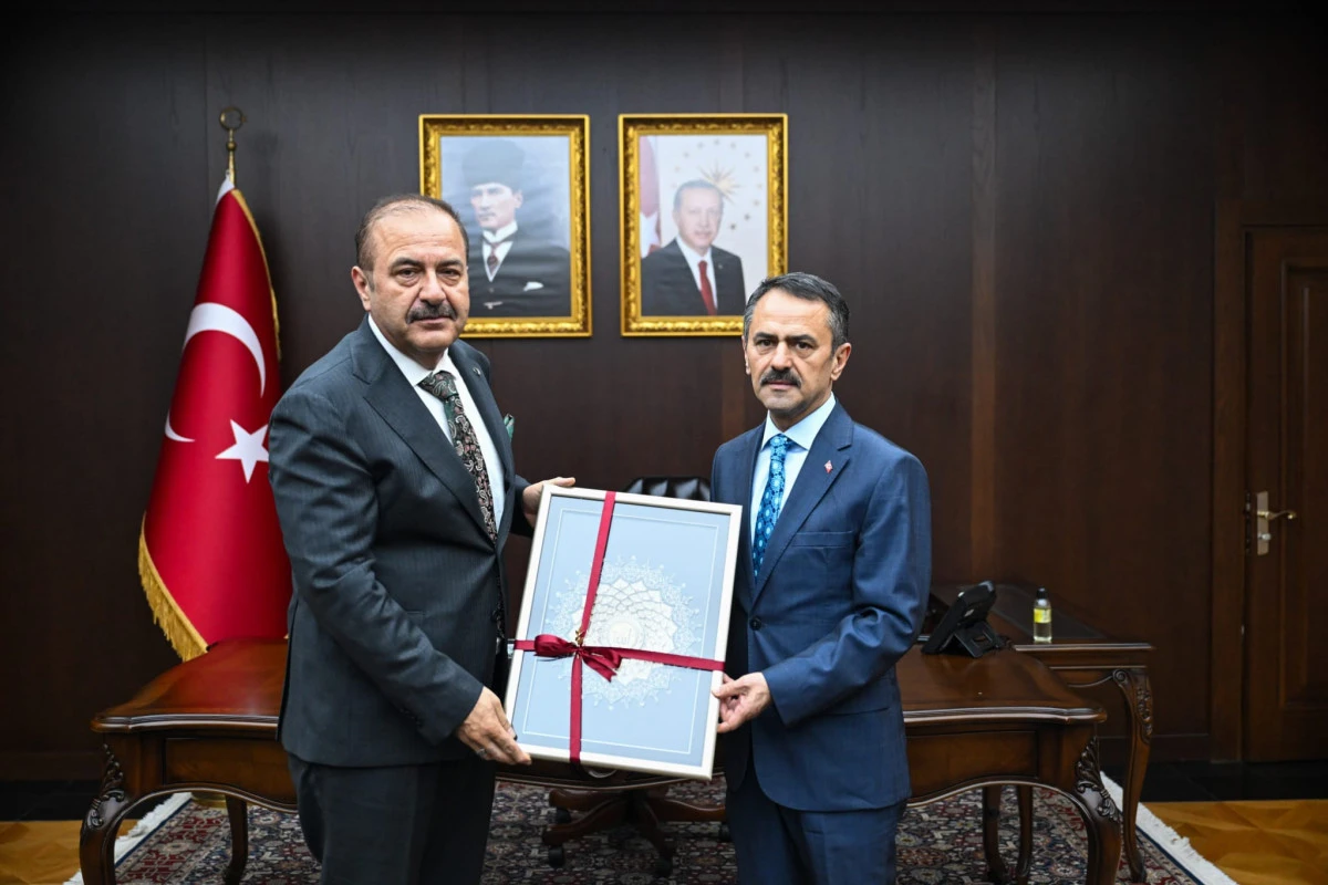 Gebze Cumhuriyet Başsavcısı Metin Uslu, Vali İlhami Aktaş'ı Gebze Makamda Ziyaret Etti