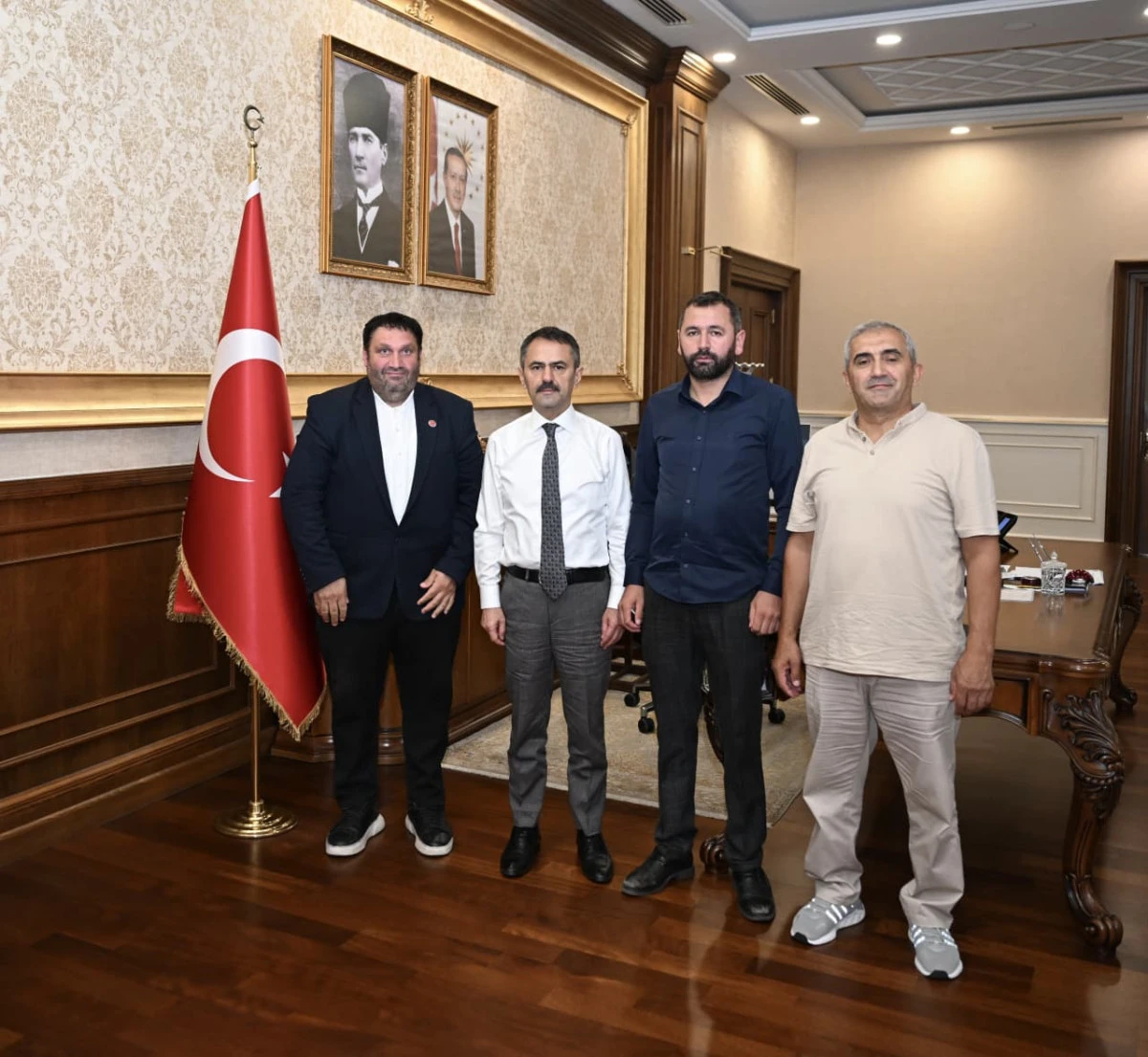 Gebze Kirazpınar Mahallesi Toki Hz. Osman Cami Derneğinden Vali Aktaş&rsquo;a Ziyaret