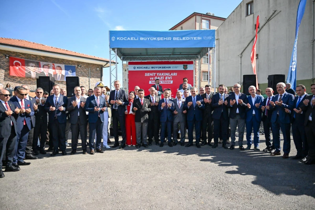 Gebze Şehit Yakınları ve Gazi Evi Tanıtım T&ouml;reni, Vali Aktaş ve Başkan B&uuml;y&uuml;kakın'ın  Katılımıyla Ger&ccedil;ekleşti