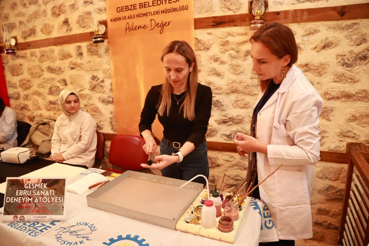 Gebze’de Tarih ve Sanat İç İçe: Gesmek Kursiyerlerinden Tarihi Su Dolabında Ebru Etkinliği