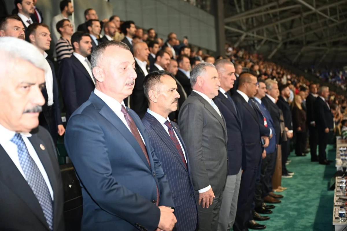 Gen&ccedil;lik ve Spor Bakanımız Sayın Osman Aşkın Bak ve Vali İlhami Aktaş, T&uuml;rkiye-Fransa  Ma&ccedil;ını İzledi