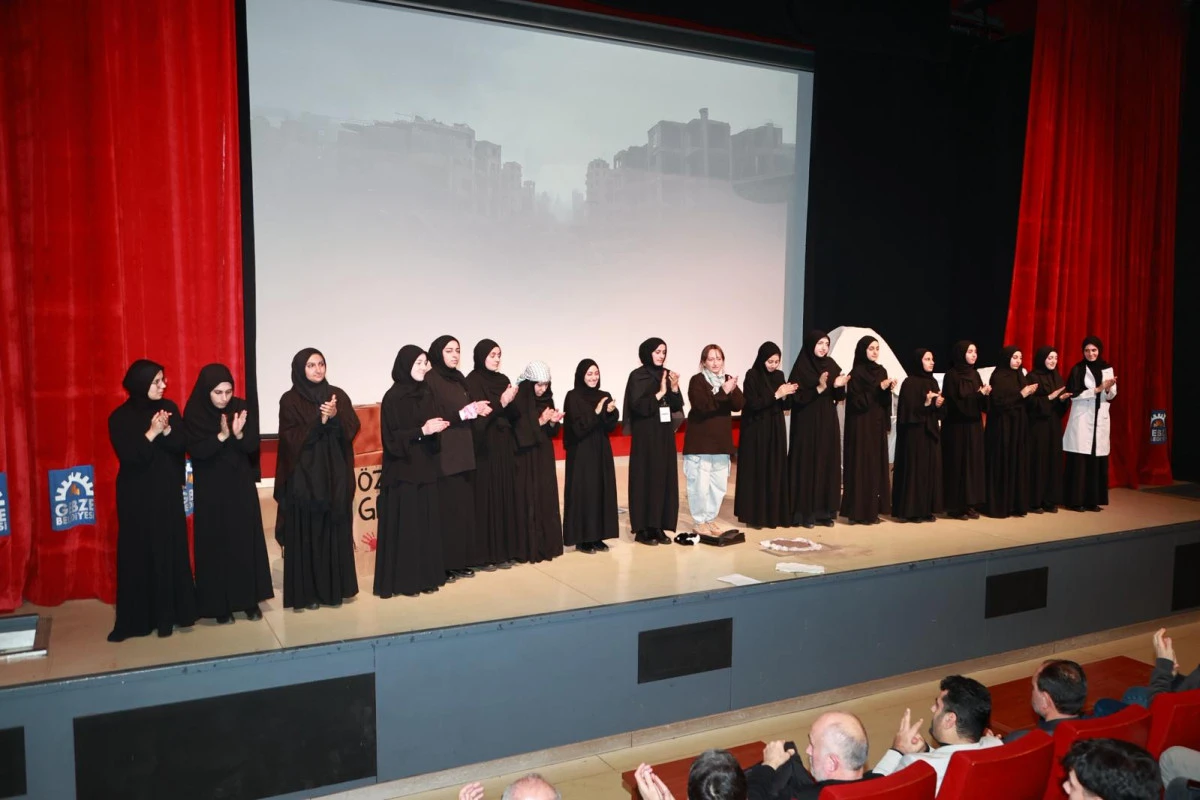 GKM&rsquo;de &ldquo;Gazze&rsquo;nin Kadınları&rdquo; Ayakta Alkışlandı