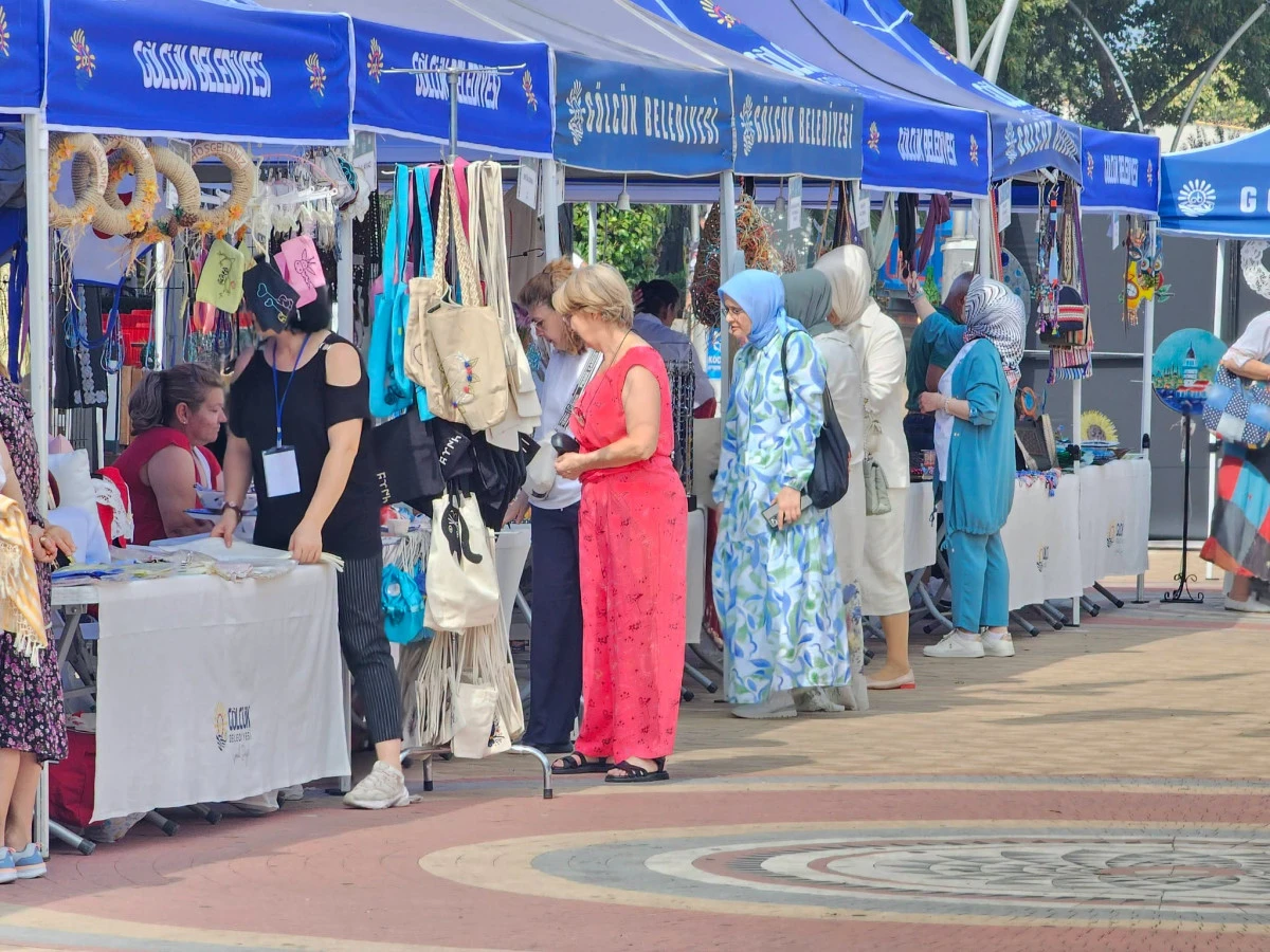 G&ouml;lc&uuml;k Belediyesi Geleneksel El Sanatları Festivali Başladı