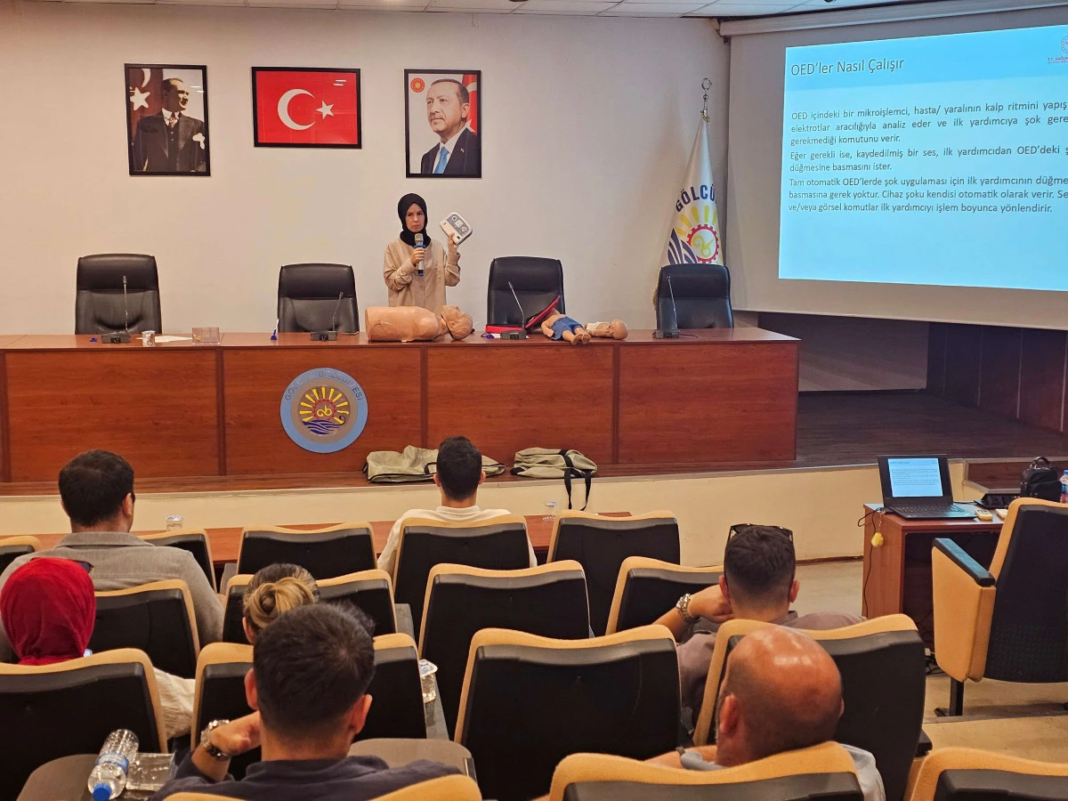 G&ouml;lc&uuml;k Belediyesi Personeline İlk Yardım Eğitimi