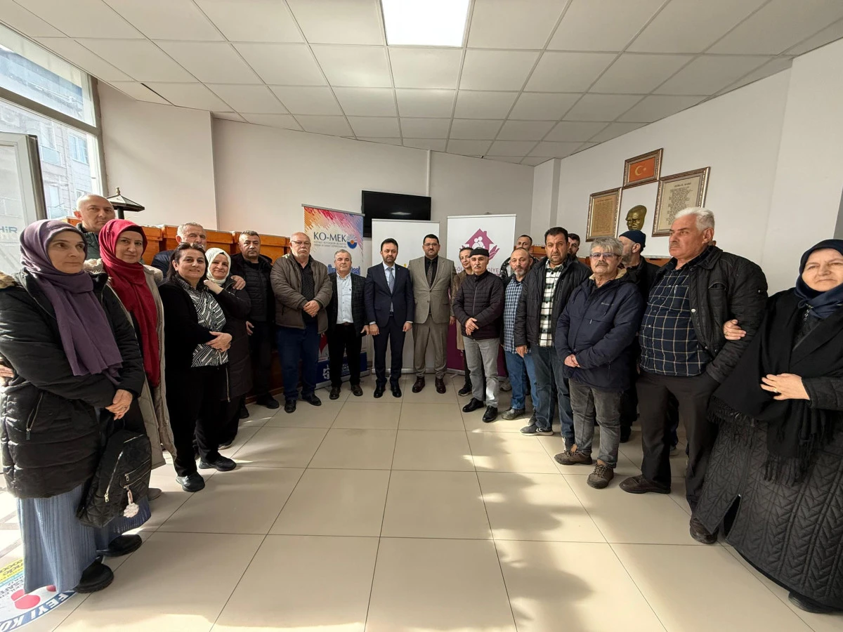 G&Ouml;LC&Uuml;K BELEDİYESİ&rsquo;NDEN ARICILIK KURSİYERLERİNE KOVAN DESTEĞİ