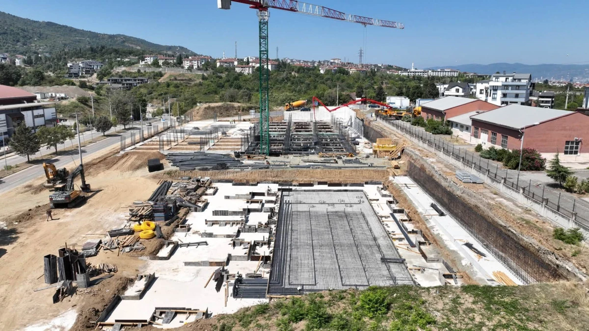 G&ouml;lc&uuml;kte Dev Spor Kompleksi İnşaatı Hızla Y&uuml;kseliyor