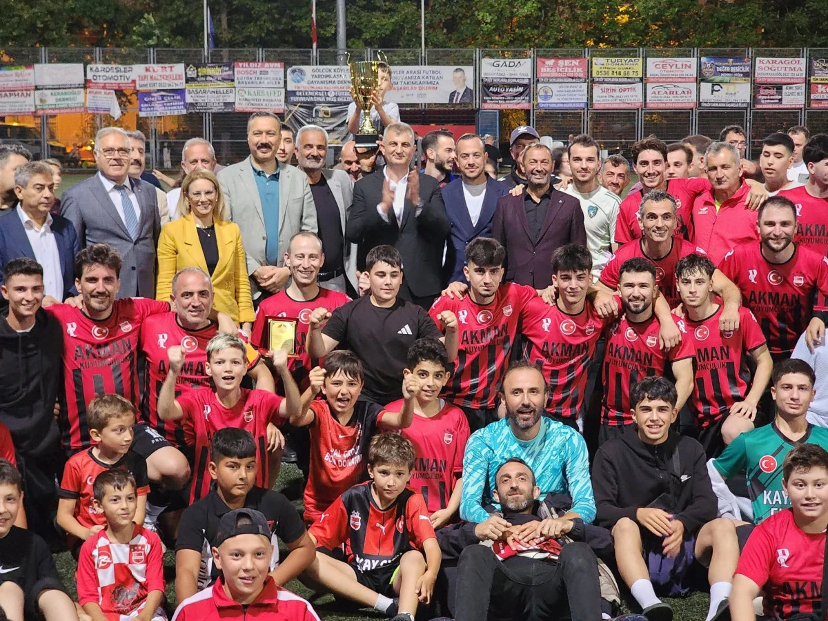 G&ouml;lc&uuml;k'te K&ouml;yler Arası Futbol Turnuvası'nda Hasaneynspor Şampiyon Oldu