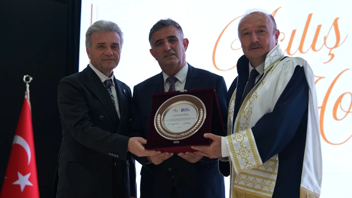 GT&Uuml; Rekt&ouml;r&uuml; Prof. Dr. Hacı Ali Mantar İstanbul Esenyurt &Uuml;niversitesi&rsquo;nin A&ccedil;ılış Dersini Verdi