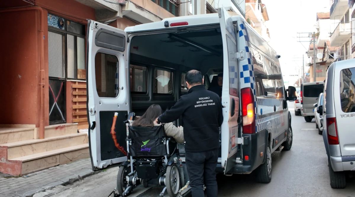 Hayallere giden yolda Engelsiz Taksi k&ouml;pr&uuml; oldu