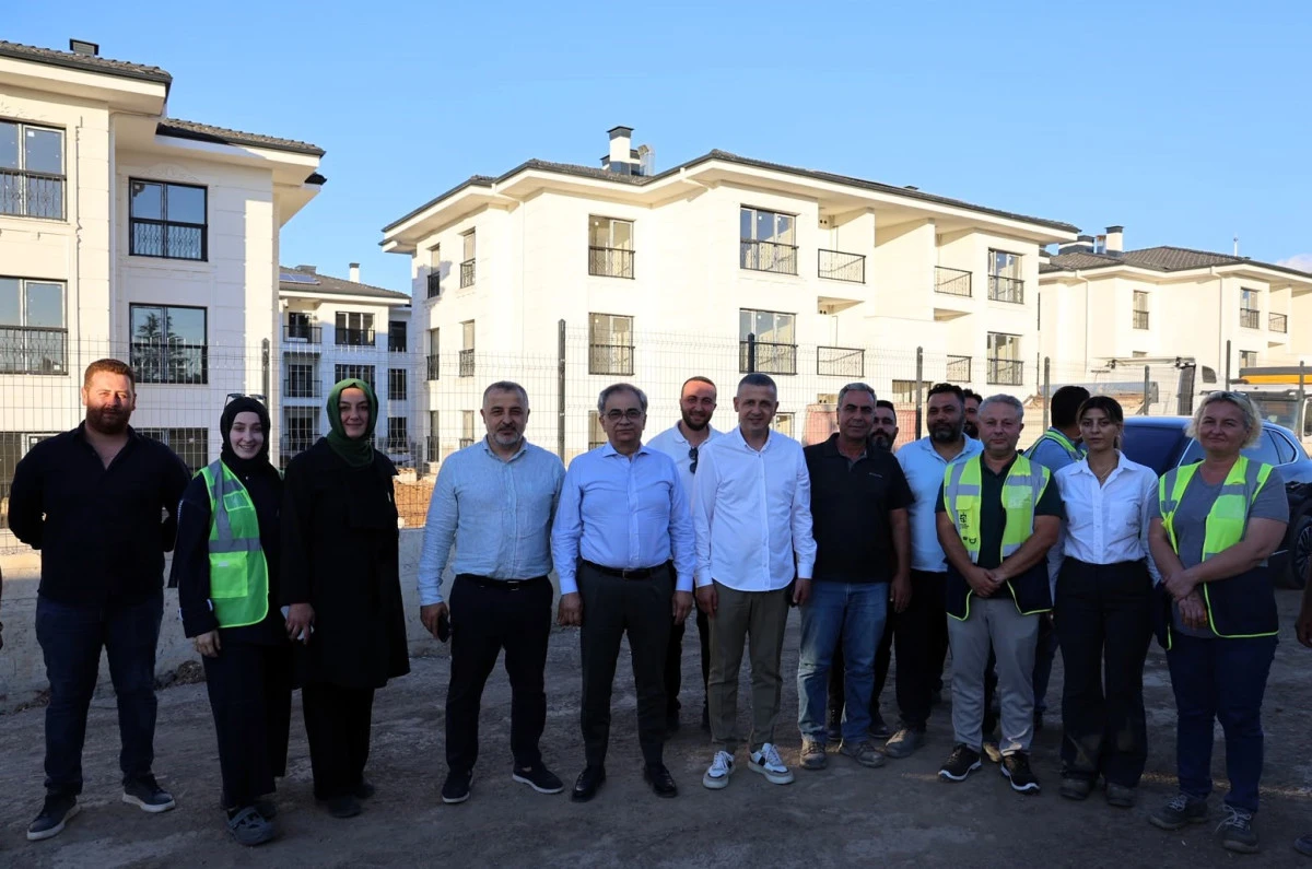 Hayri Bara&ccedil;lı&rsquo;dan Kartepe Evleri&rsquo;nde son inceleme