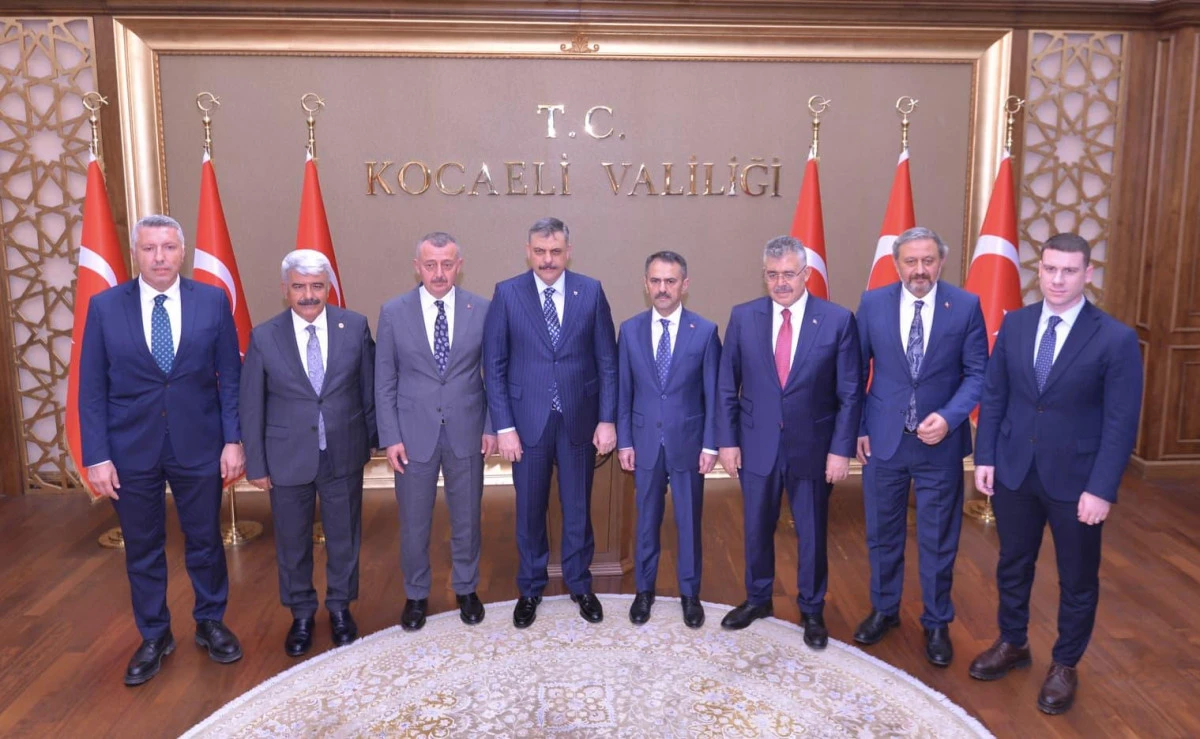İ&ccedil;işleri Bakanı Sayın Mustafa &Ccedil;ift&ccedil;i, Kocaeli Valiliğini Ziyaret Etti