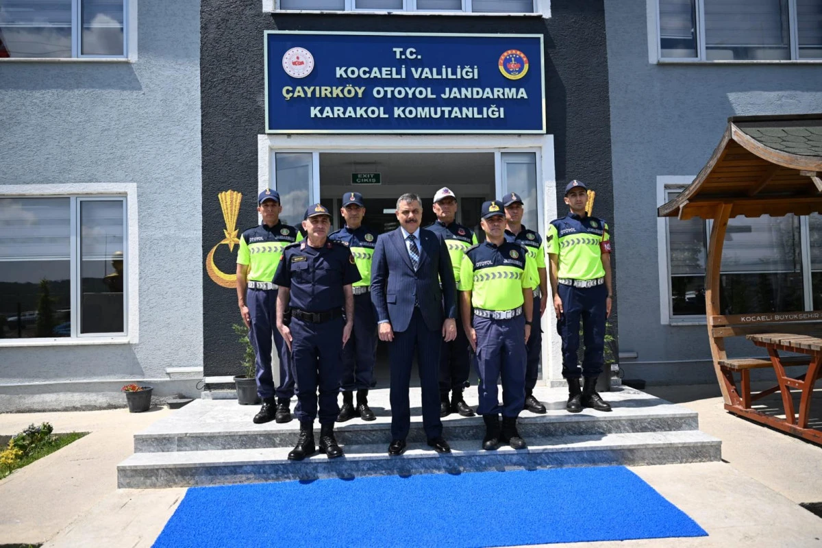 İ&ccedil;işleri Bakanı Sayın Mustafa &Ccedil;ift&ccedil;i ve Vali İlhami Aktaş, &Ccedil;ayırk&ouml;y Otoyol Jandarma  Karakol Komutanlığını Ziyaret Etti