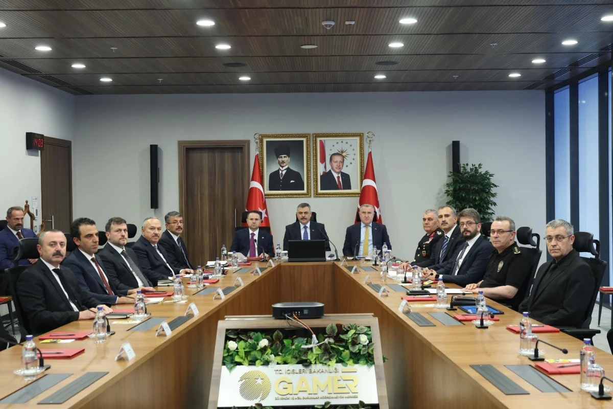 İ&ccedil;işleri Bakanımız, Gen&ccedil;lik ve Spor Bakanımız ve Adalet Bakanımızın Başkanlığında VKS  &Uuml;zerinden Spor G&uuml;venliği Toplantısı Yapıldı