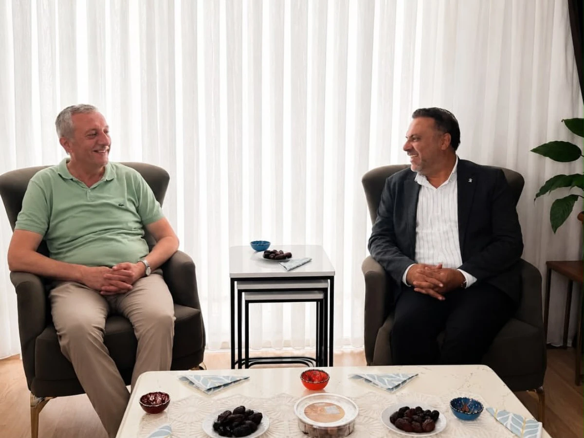 İl&ccedil;e Başkanı Şakar&rsquo;dan Hac D&ouml;n&uuml;ş&uuml; Duman Ailesine Ziyaret