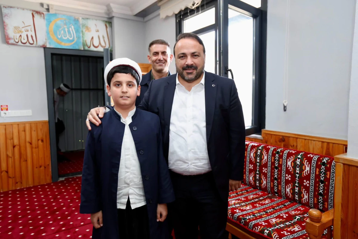 İlhan Yıldırım ve Ramazan &Ouml;meroğlu&rsquo;ndan Huzurlu G&ouml;n&uuml;ller Eğitim Vakfı Medresesi&rsquo;ne Ziyaret