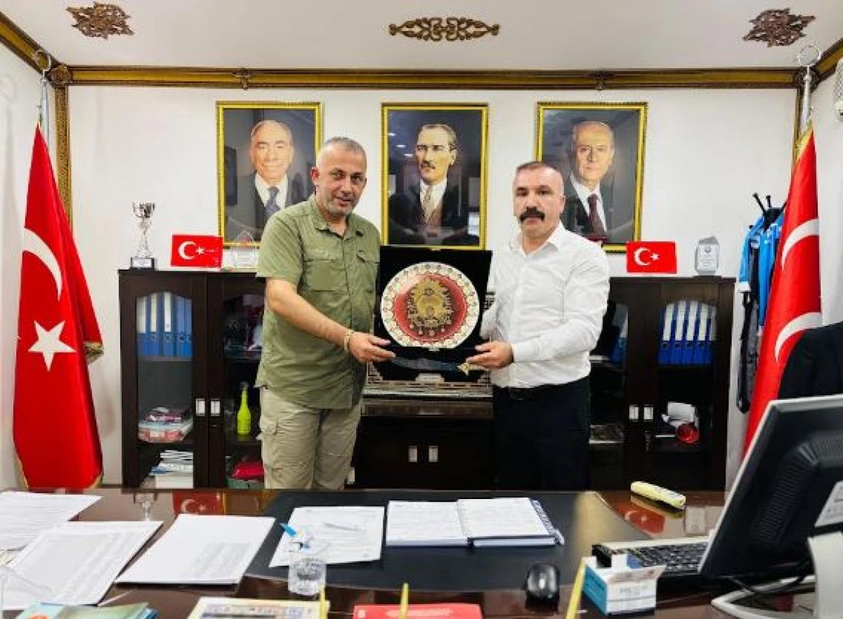 İŞ İNSANI İBRAHİM SOLMAZ'DAN BAŞKAN TURHAN'A HAYIRLI OLSUN ZİYARETİ