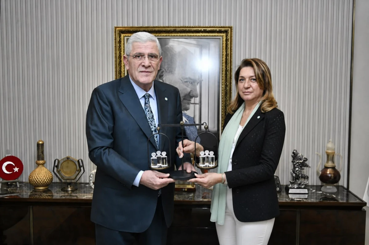 İYİ Parti&rsquo;de Dervişoğlu&rsquo;na Destek Mesajı