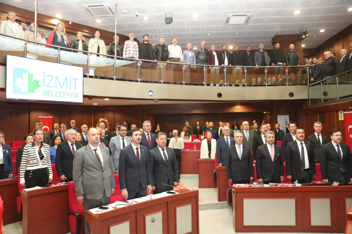 İzmit Belediye Meclisinin başkanvekilleri belirlendi
