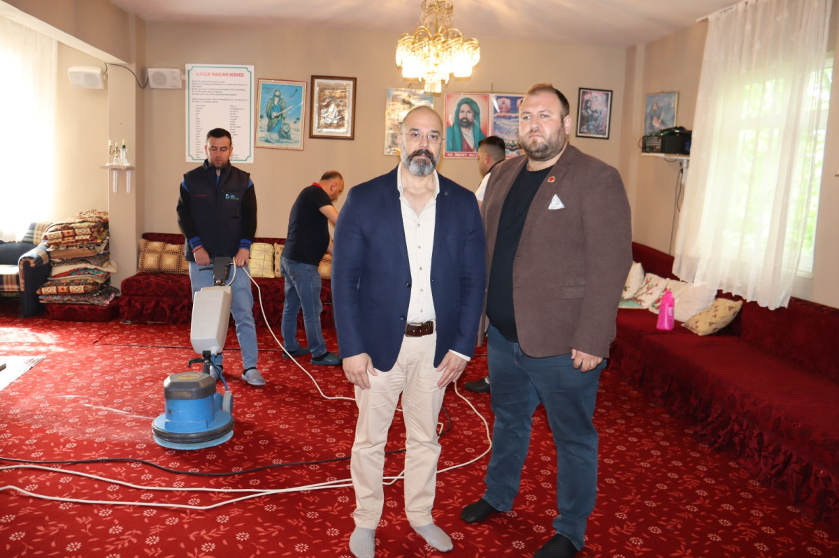 İzmit Belediyesi ibadethaneleri hijyenle buluşturmaya devam ediyor