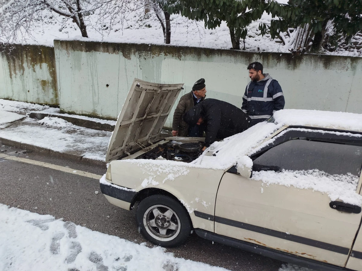 İzmit Belediyesi kar mesaisinde!