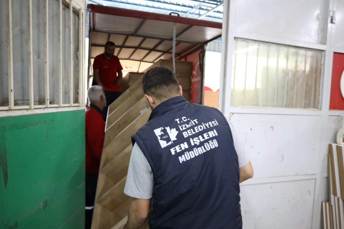 İzmit Belediyesi, kendi at&ouml;lyelerinde &uuml;reterek kente kazandırmaya devam ediyor