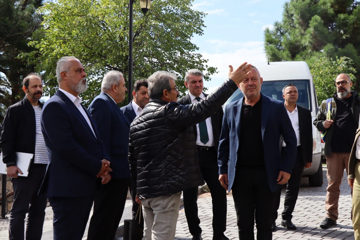 İzmit Belediyesinden Ak&ccedil;akoca&rsquo;ya saha ziyareti