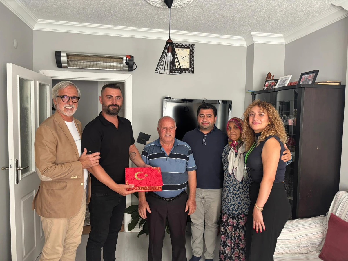 İzmit Belediyesinden Kıbrıs Gazilerine anlamlı ziyaret