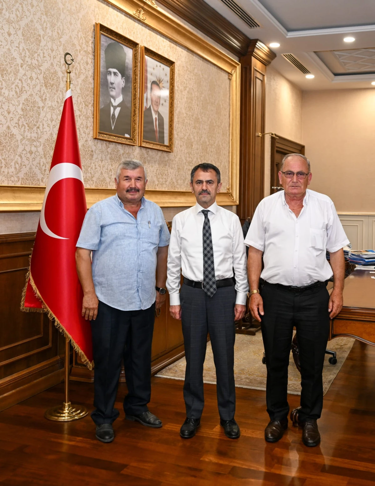 İzmit Hakaniye ve Bulduk Mahalle Muhtarlarından, Vali İlhami Aktaş'a Davet