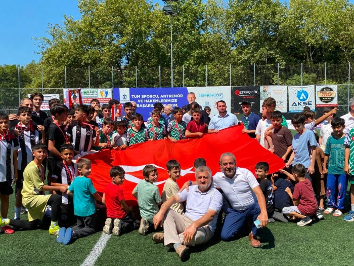 İzmit İl&ccedil;e M&uuml;ft&uuml;l&uuml;ğ&uuml; Tarafından Yaz Kur&rsquo;an Kursları Arasında D&uuml;zenlen Futbol  Turnuvasında Kupa Sahibini Buldu