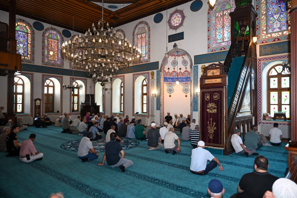 İzmit'in Kurtuluşu 105. Yıl D&ouml;n&uuml;m&uuml;nde Dualarla Anıldı