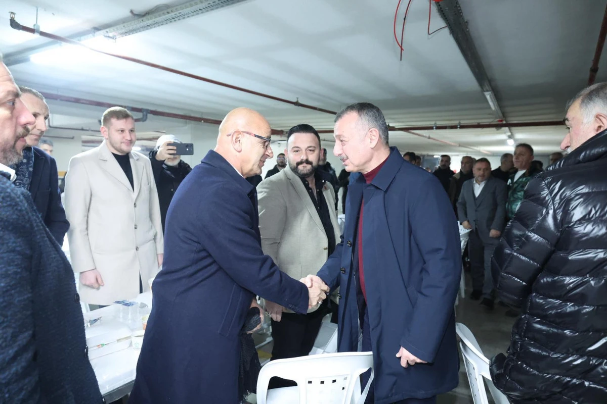 İzmitli esnaflar, Başkan B&uuml;y&uuml;kakın&rsquo;ı iftarda ağırladı