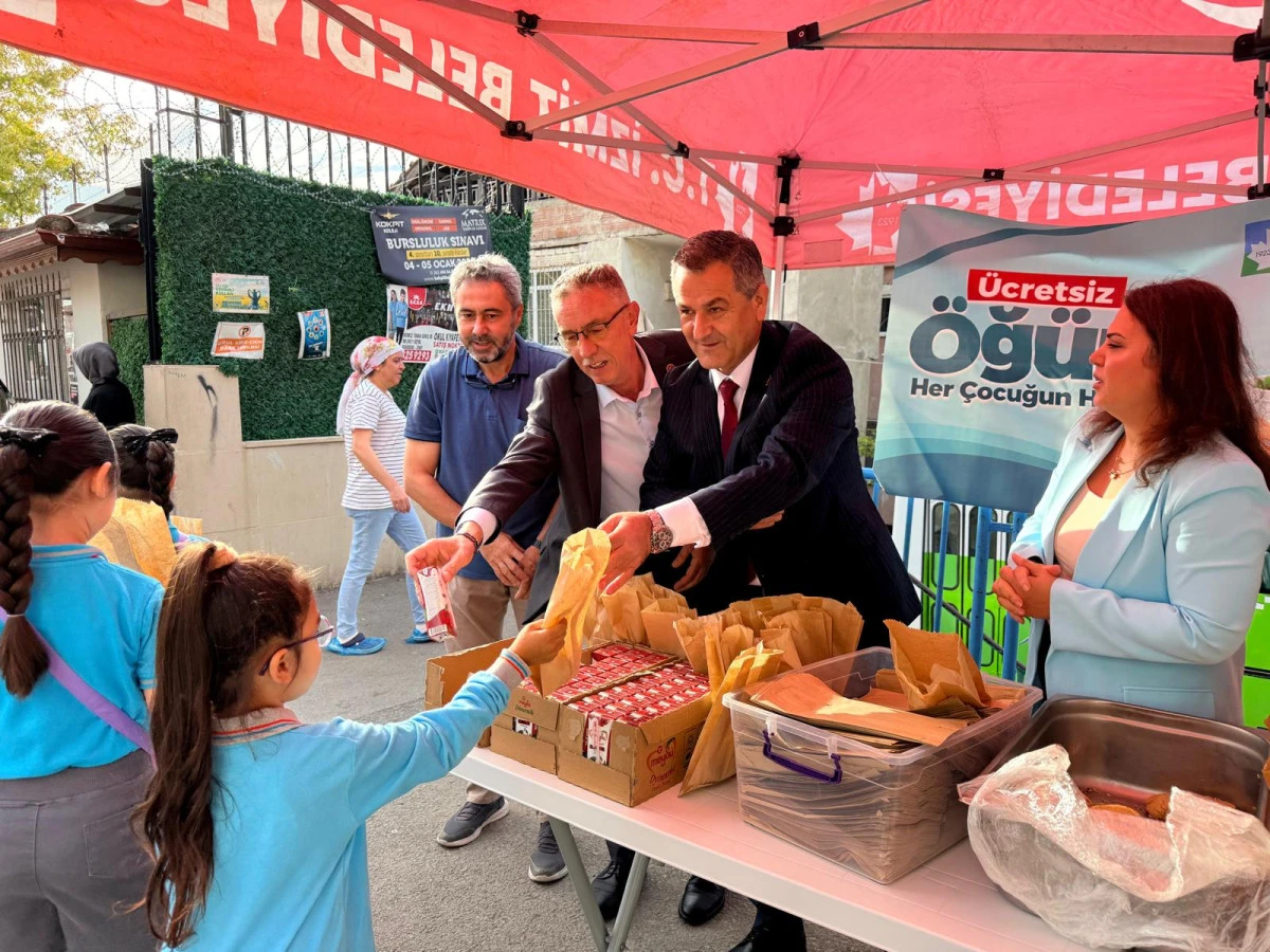 İzmit&rsquo;te Beslenme Saati Projesi yeni eğitim yılında da s&uuml;r&uuml;yor