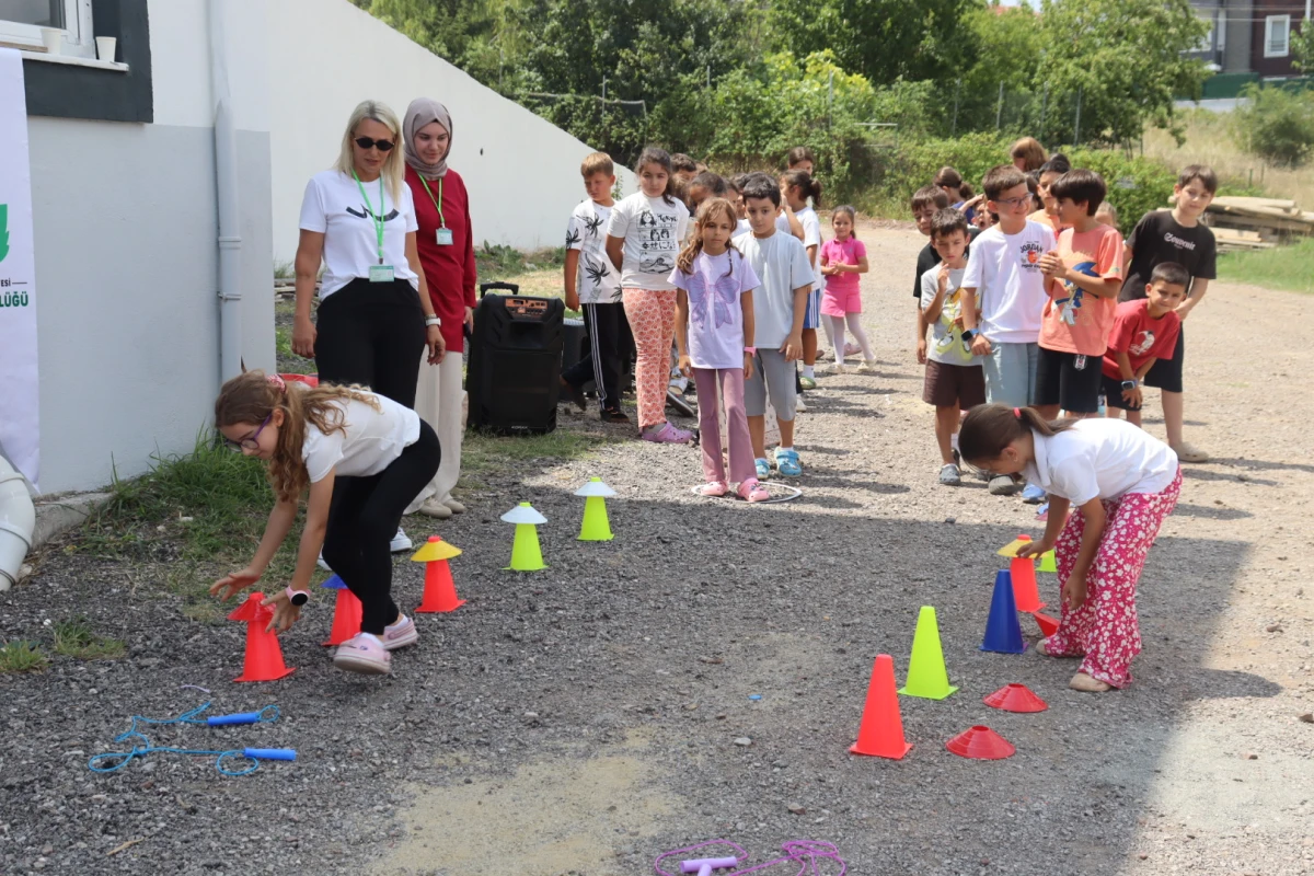  Kabaoğlu Mahallesinde &ccedil;ocuklar doyasıya eğlendi