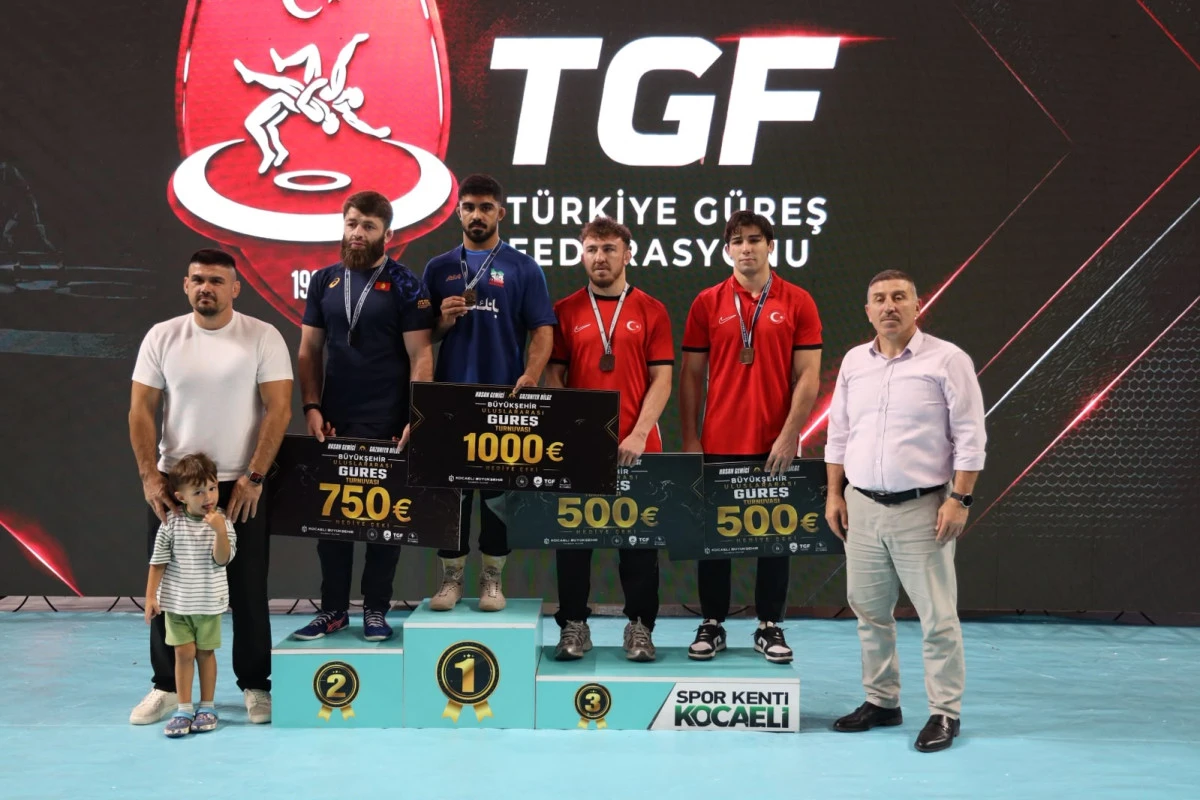 Kağıtspor ilk g&uuml;n&uuml; 2 bronz madalya ile tamamladı