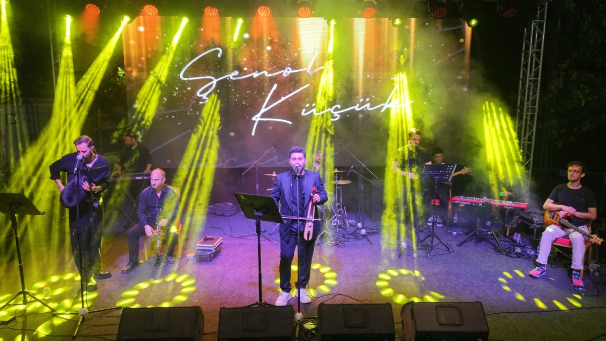 Kandıra&rsquo;da Karadeniz r&uuml;zg&acirc;rı coşkuyla esti