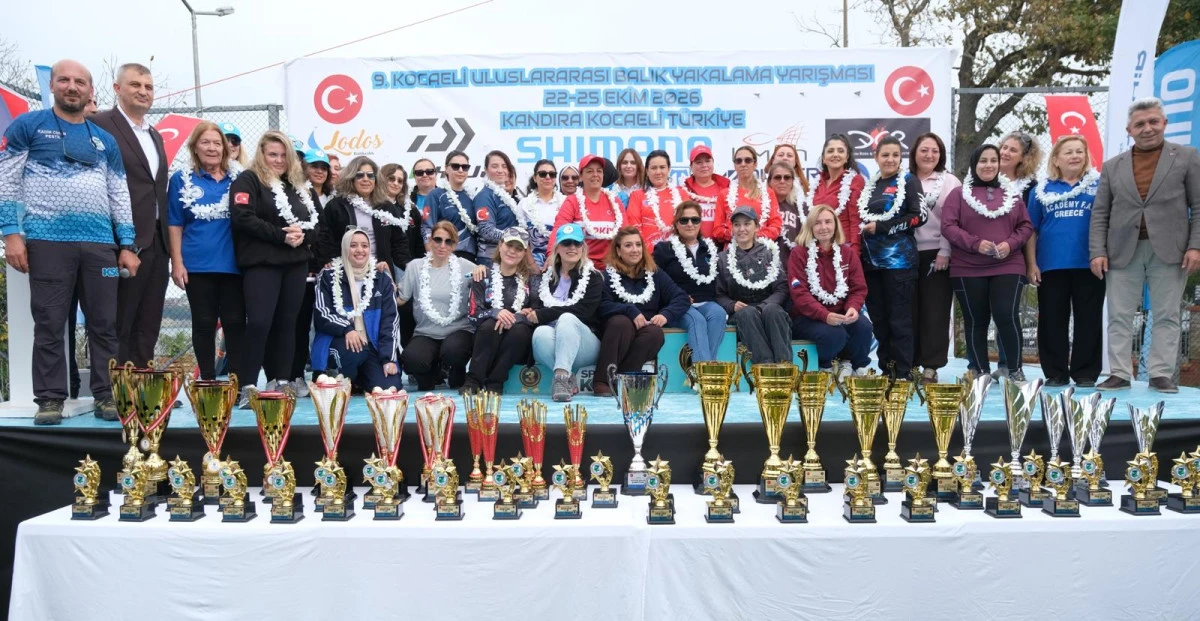 Kandıra&rsquo;da oltaya 41 santimetrelik &ldquo;eşkina&rdquo; takıldı