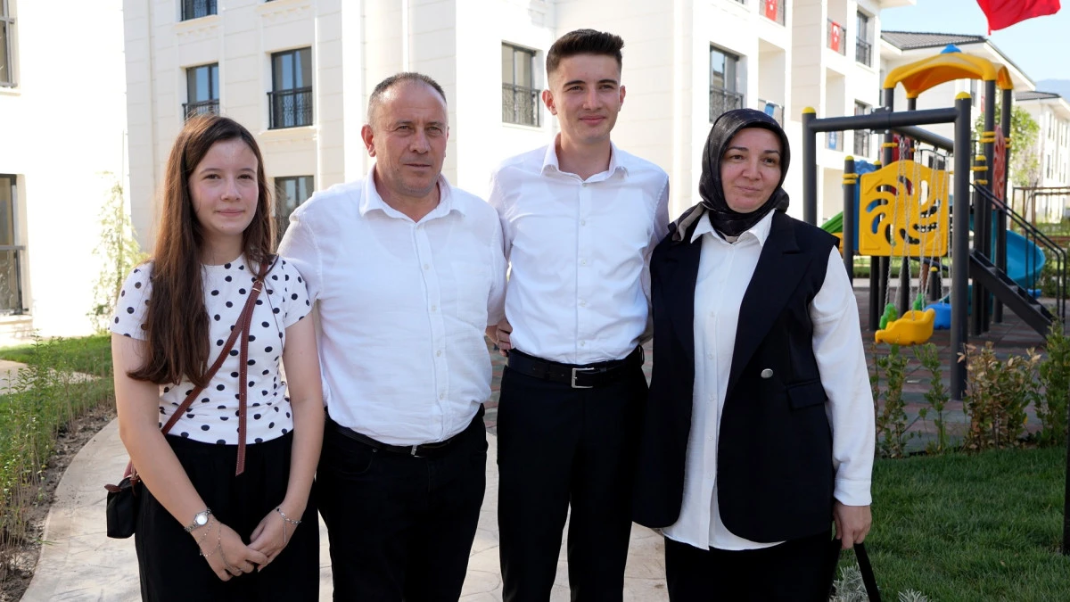 Kartepe&rsquo;de 144 kapı mutluluğa a&ccedil;ıldı