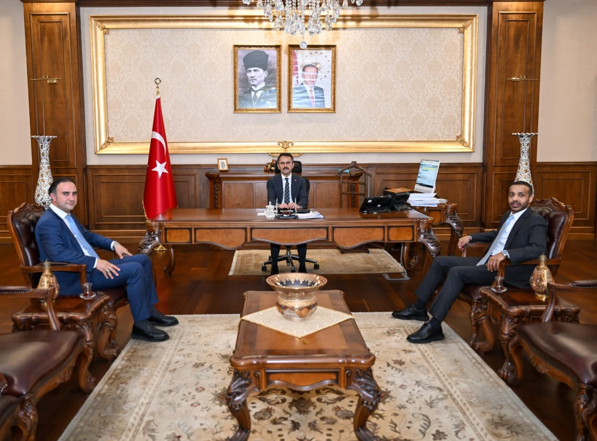 Katar İstanbul Başkonsolos Danışmanı Cevat Babakaloğlu ile Katar Askeri Ataşesi Saqr Al Mujjala, Vali İlhami Aktaş&rsquo;ı Ziyaret Etti