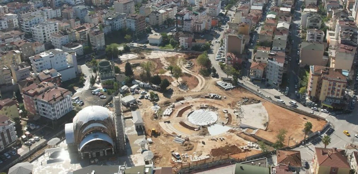 Kent Meydanı’nda çalışmalar tam gaz devam