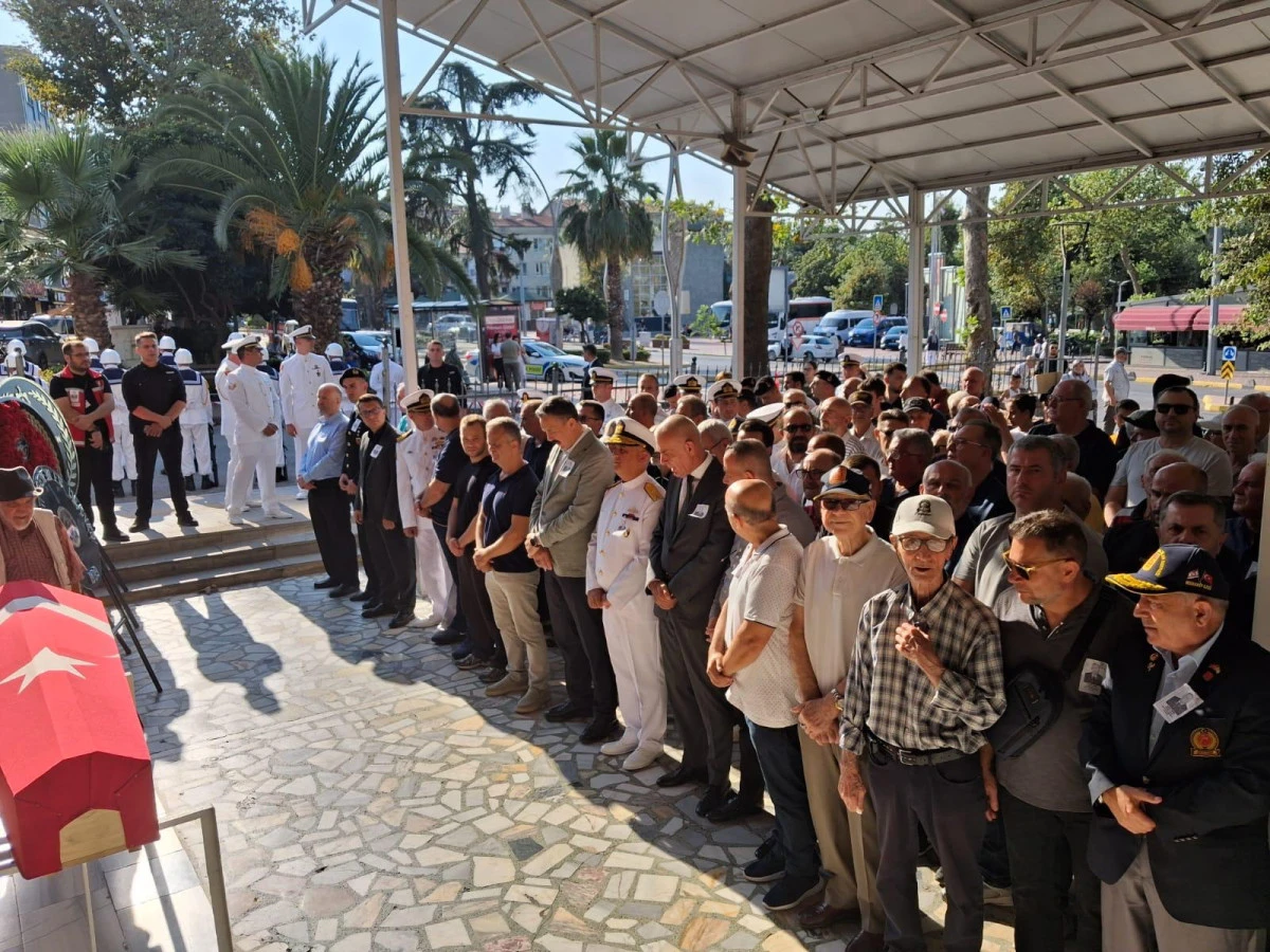 Kıbrıs Gazimiz Aziz Tepe Dualarla Son Yolculuğuna Uğurlandı