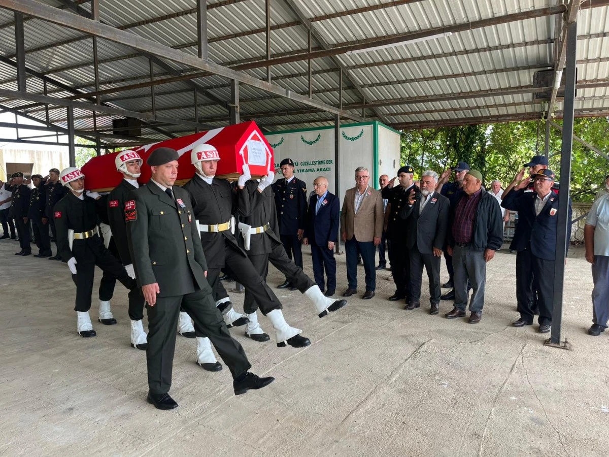 Kıbrıs Gazimiz Remzi Kar Dualarla Son Yolculuğuna Uğurlandı