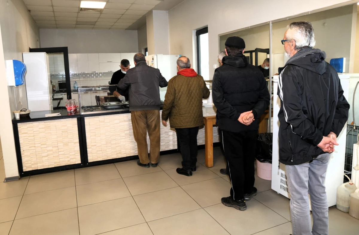 Kimsesizlere ev sıcaklığında hizmet