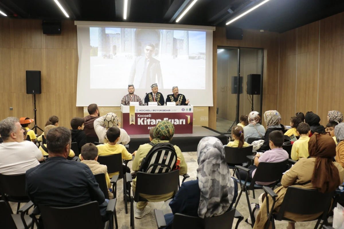Kitap Fuarı&rsquo;nda edebiyattan k&uuml;lt&uuml;re renkli s&ouml;yleşiler