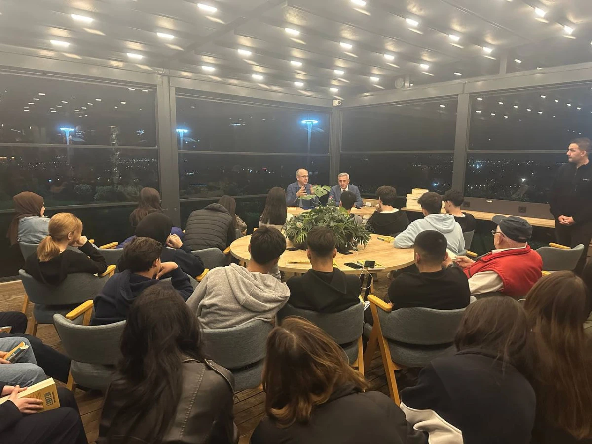 Kitap Günleri’nin ilk söyleşisi Akse Kitap Kahve’de