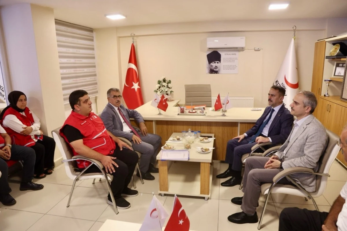 Kızılay &Ccedil;ayırova Şubesi&rsquo;ne Anlamlı Protokol Ziyareti