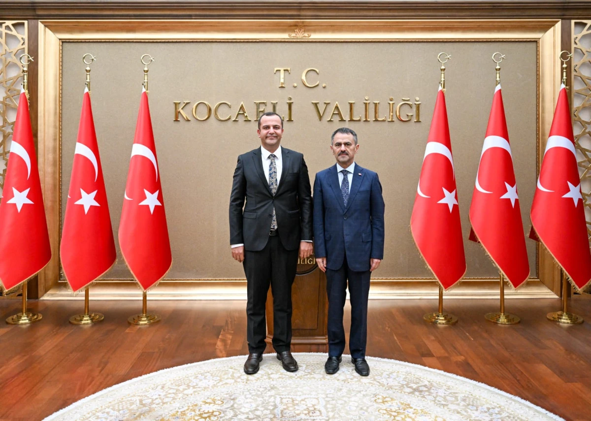Kocaeli 1. İdare Mahkemesi Başkanı Cihan Kutlu, Vali İlhami Aktaş'ı Ziyaret Etti