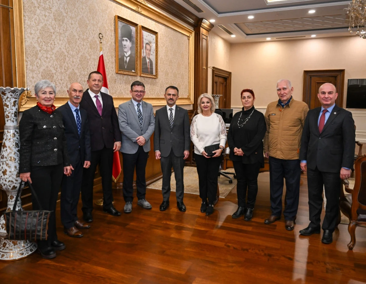 Kocaeli Dostluk Kul&uuml;b&uuml; Yeni Y&ouml;netimi ve Kafkas Derneklerinden Vali Aktaş'a Ziyaret